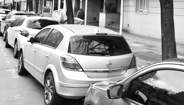 autos calle etacionado