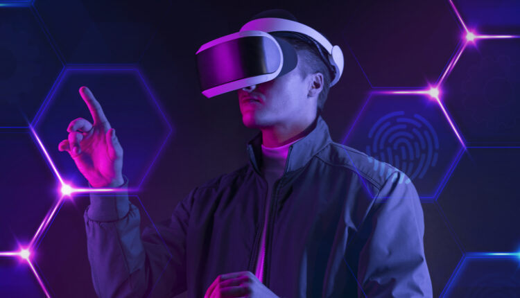 hombre en el metaverso, gafas vr